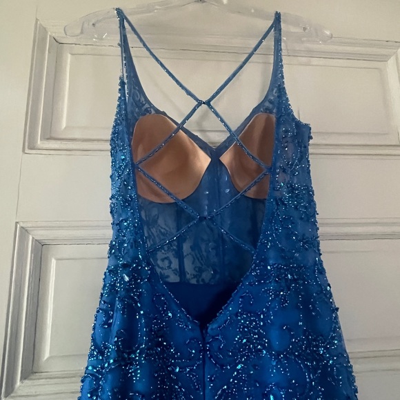 Mori Lee Prom Size 6 Like New - Picture 10 of 14